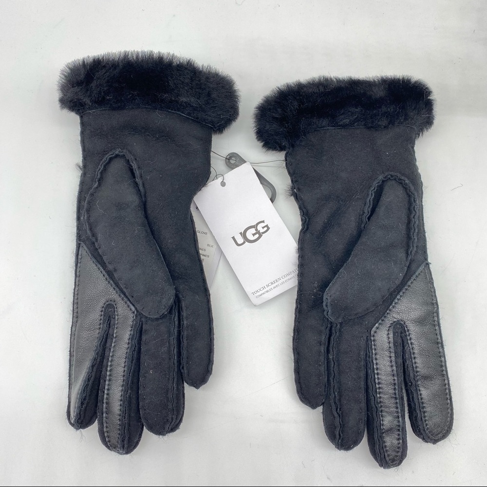 UGG Women’s Black Shearling Seamed Tech Gloves NWT - Picture 1 of 12